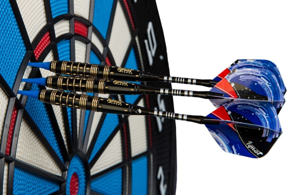 WHICH DARTS STEMS SHOULD I USE?  ALUMINIUM, CARBON, POLYCARBONATE OR MIXED  